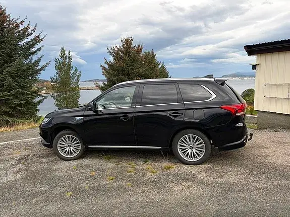 Mitsubishi Outlander 2019 photo 2