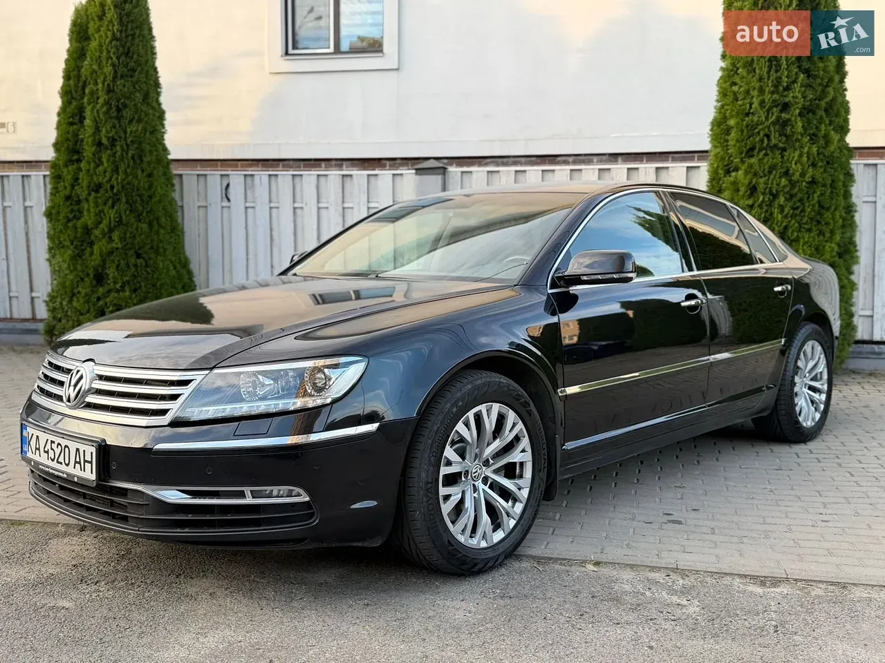 Volkswagen Phaeton 2010 photo 3