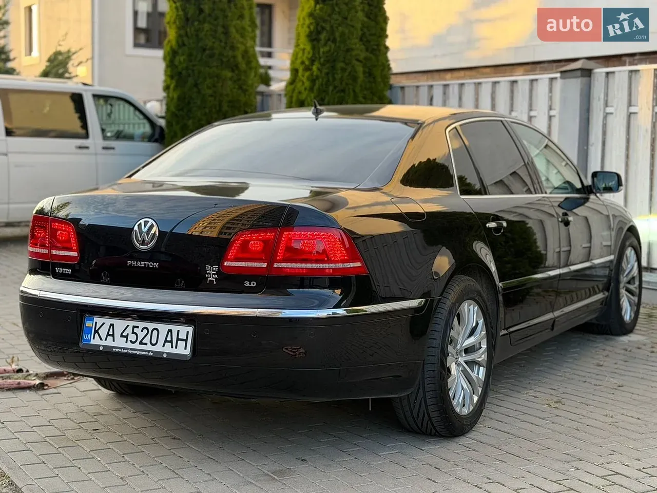 Volkswagen Phaeton 2010 photo 5