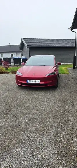 Tesla Model 3 2024 photo 2