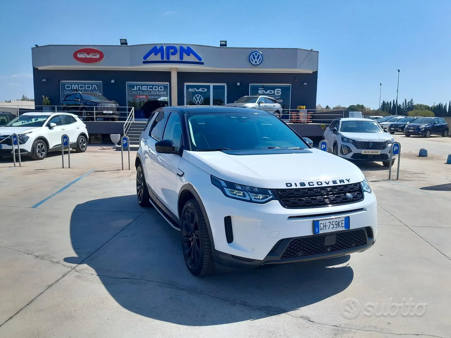 Land Rover Discovery Sport 2022 photo 2