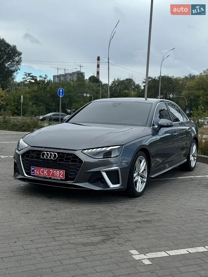 Audi A4 2021 photo 2