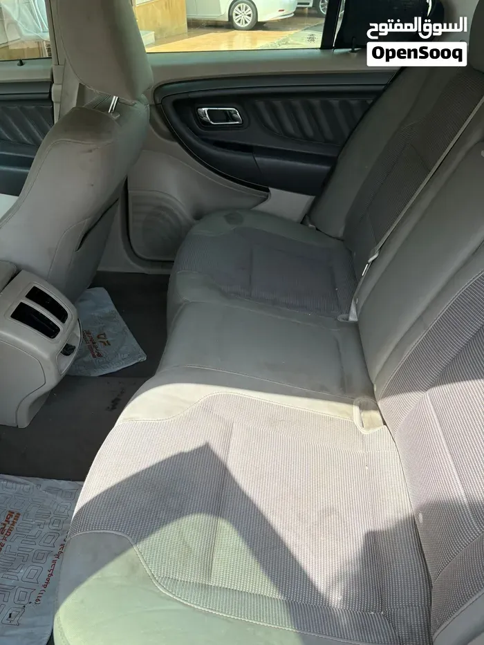Ford Taurus 2010 photo 2