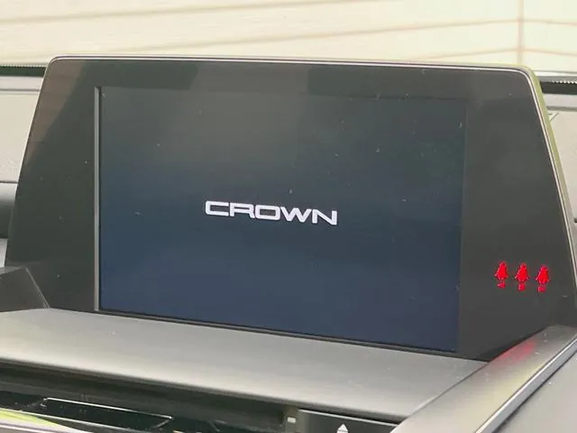 Toyota Crown Hybrid 2020 photo 3
