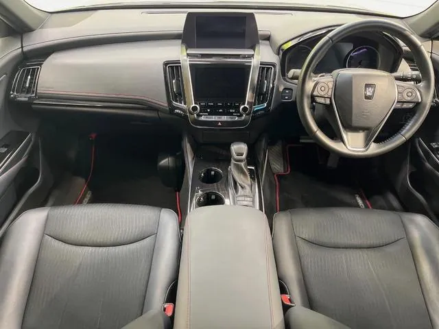 Toyota Crown Hybrid 2020 photo 2