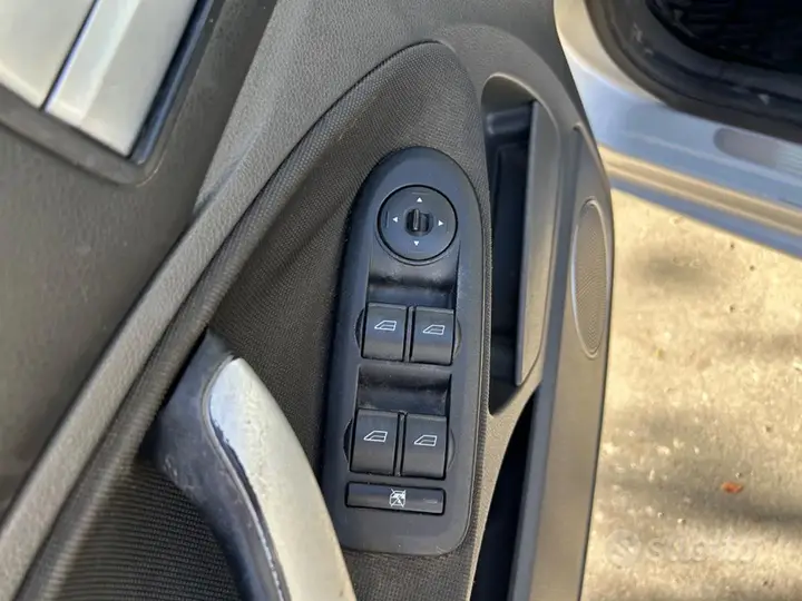 Ford C-Max 2009 photo 4