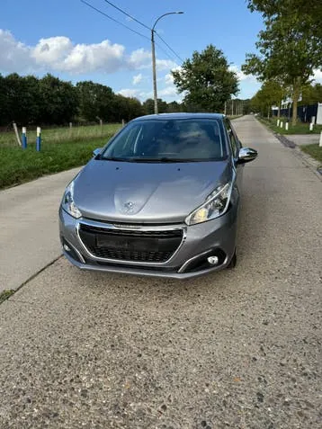 Peugeot 208 2019 photo 2