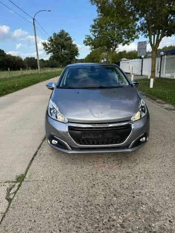 Peugeot 208 2019 photo 3