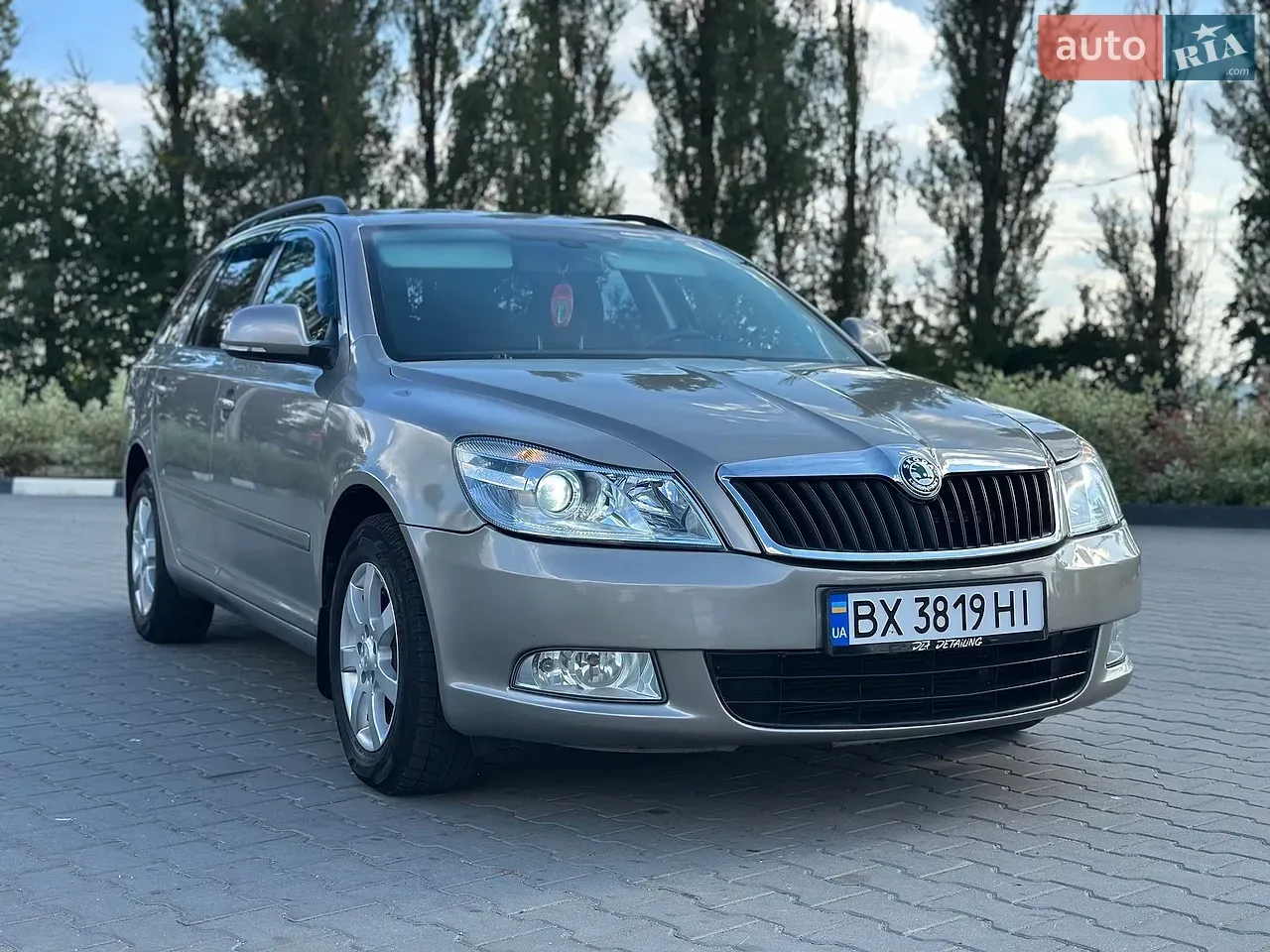 Skoda Octavia 2012 photo 2