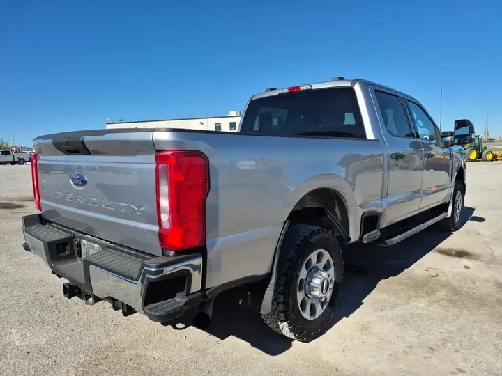 Ford F250 2023 photo 5