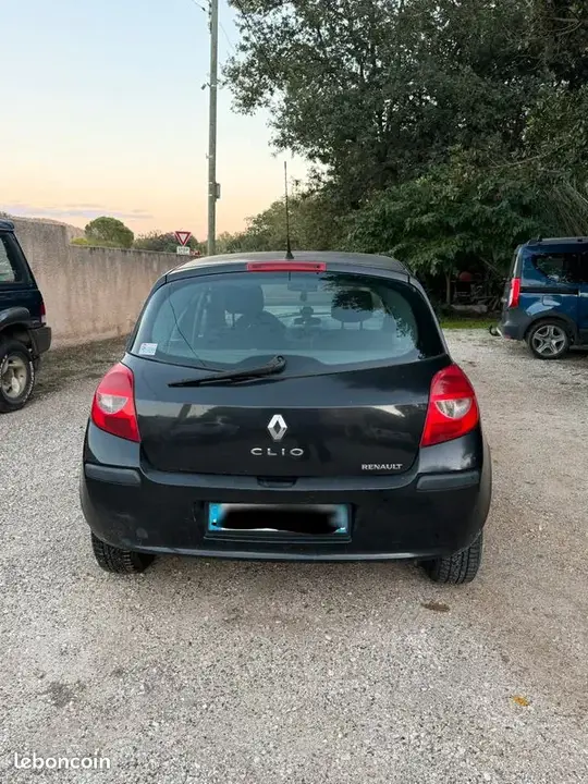 Renault Clio 2005 photo 3