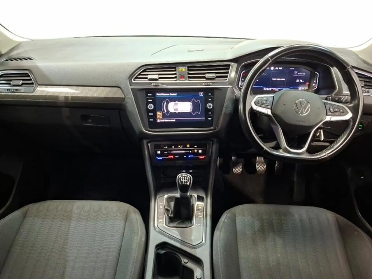 Volkswagen Tiguan Allspace 2023 photo 3
