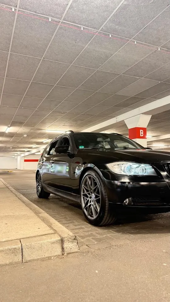 BMW 320I