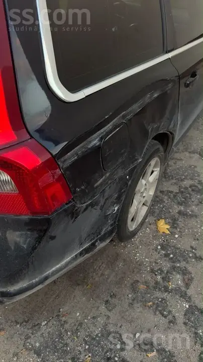 Volvo V70 2010 photo 2