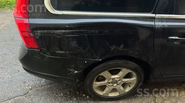 Volvo V70 2010 photo 3