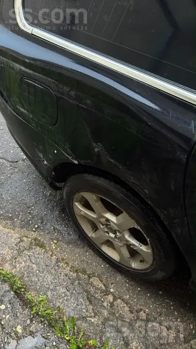 Volvo V70 2010 photo 4