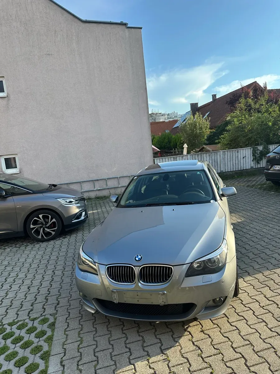 BMW 5 Series 2005 photo 2