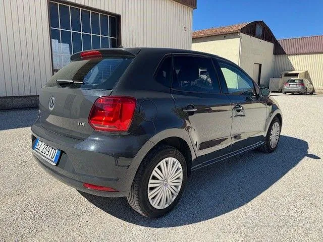Volkswagen Polo 2015 photo 2