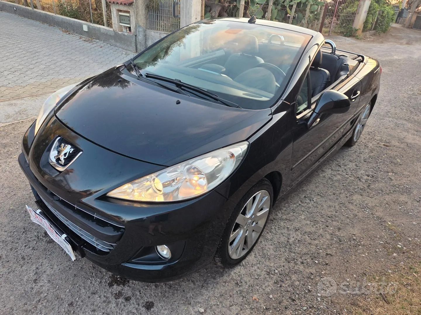 Peugeot 207 2011 photo 2