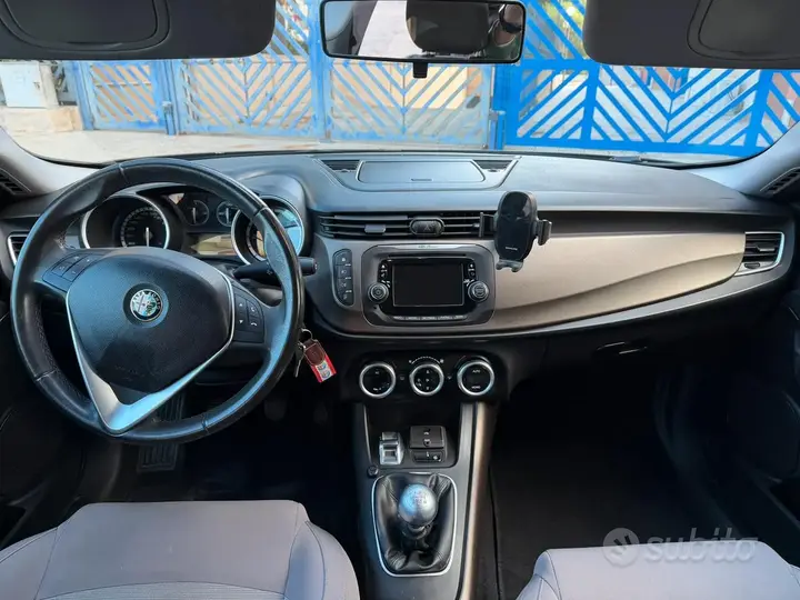 Alfa Romeo Giulietta 2015 photo 3