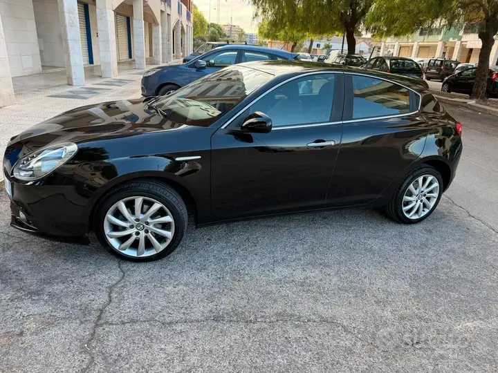 Alfa Romeo Giulietta 2015 photo 2
