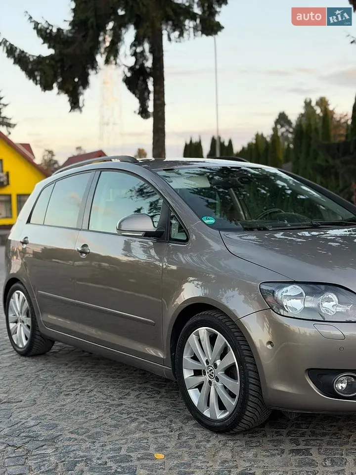 Volkswagen Golf Plus 2010 photo 2