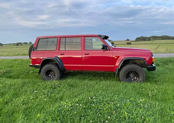 Nissan Patrol 1998 photo 2