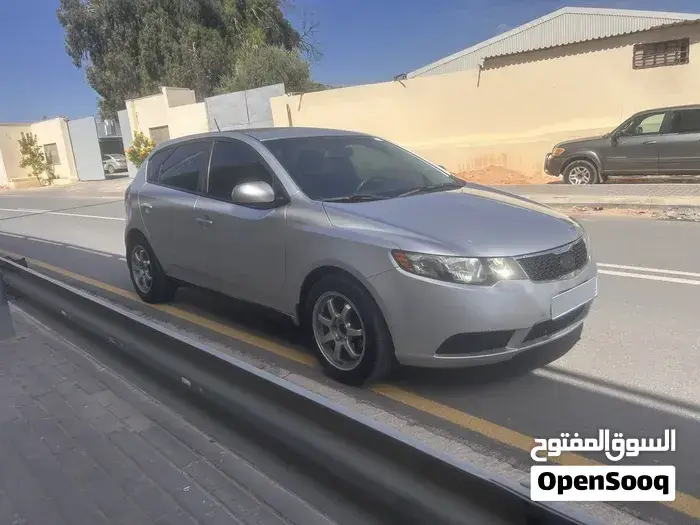Kia Cerato 2012 photo 2