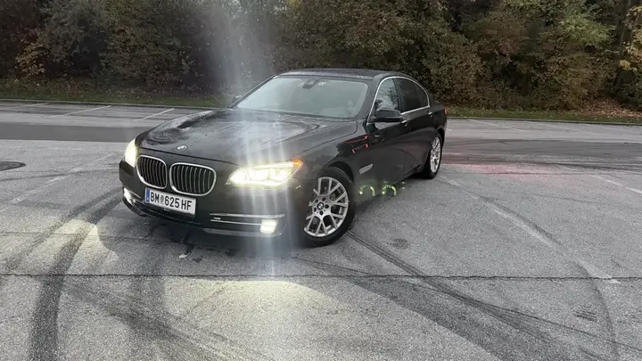 BMW 7 Series 2014 photo 2