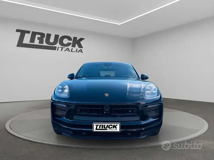 Porsche Macan 2023 photo 2