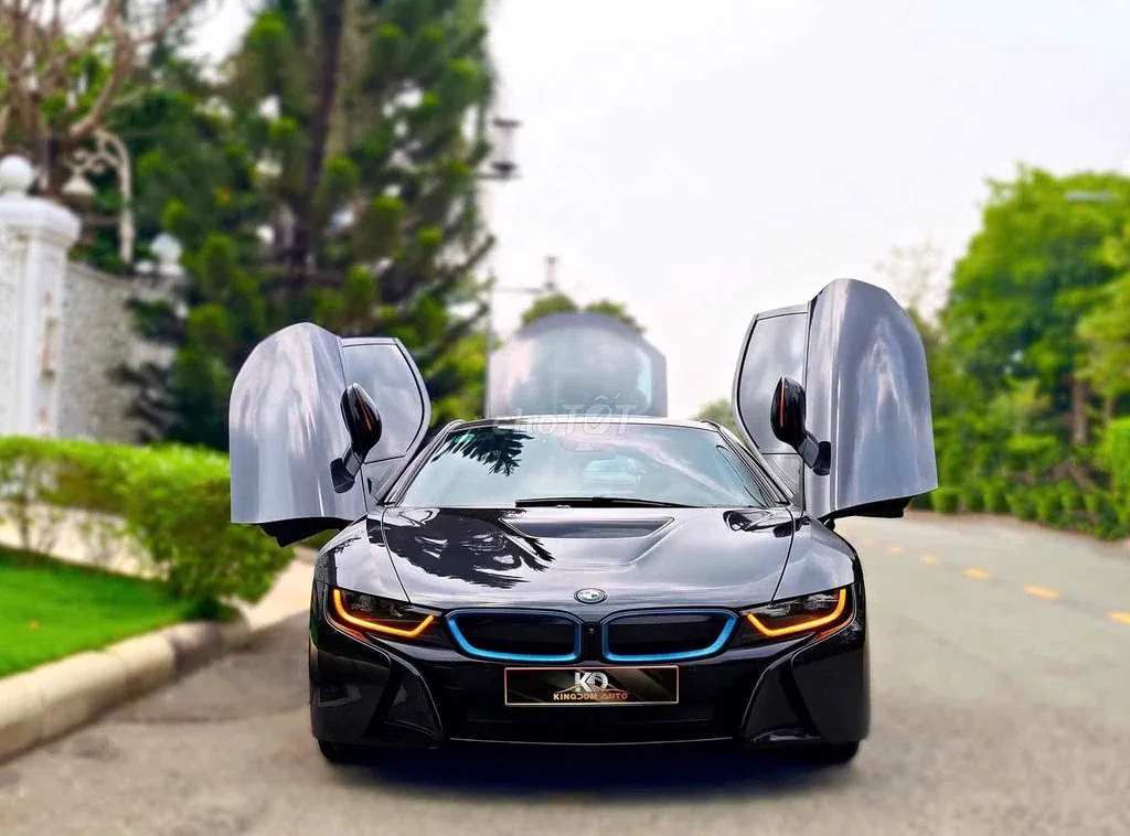 BMW I8