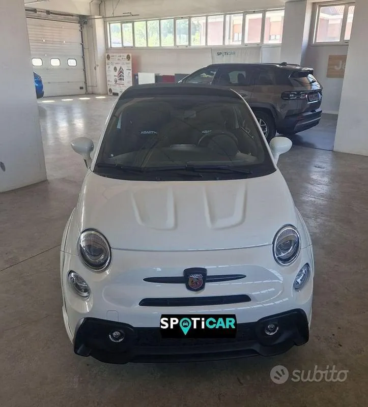 Abarth 595 2022 photo 2