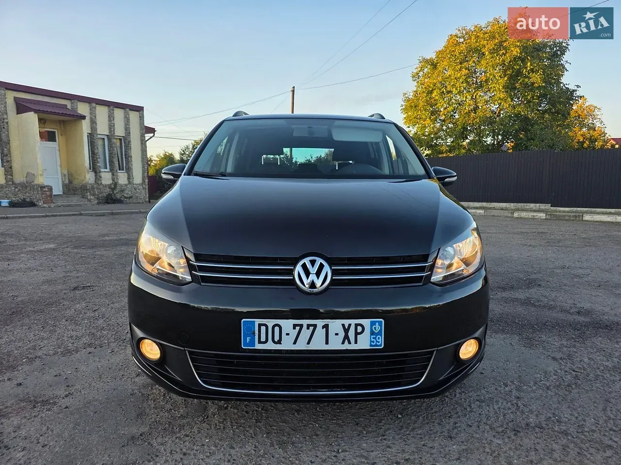Volkswagen Touran 2011 photo 4