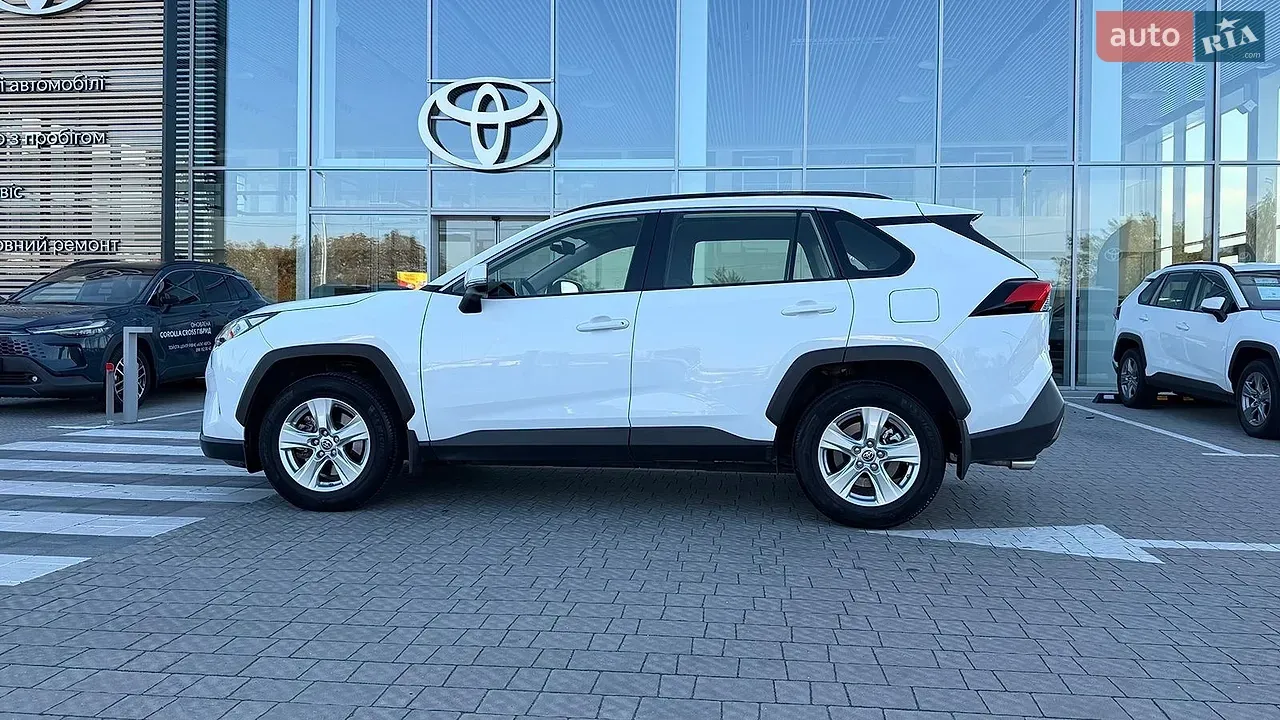 Toyota Rav4 2021 photo 3