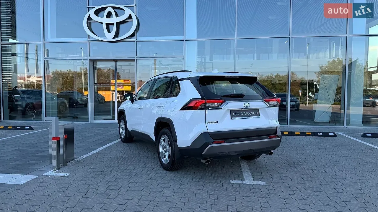 Toyota Rav4 2021 photo 2