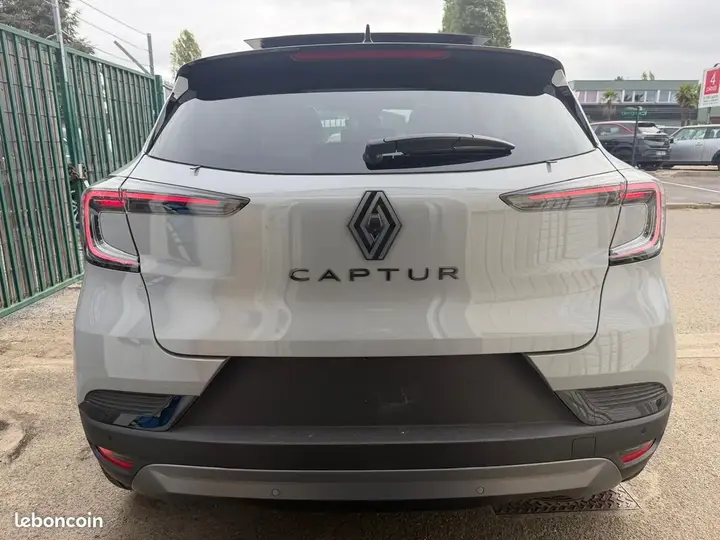 Renault Captur 2026 photo 4