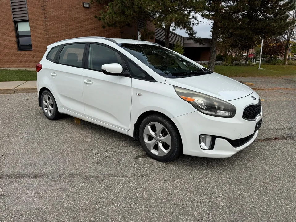 Kia Rondo 2014 photo 3