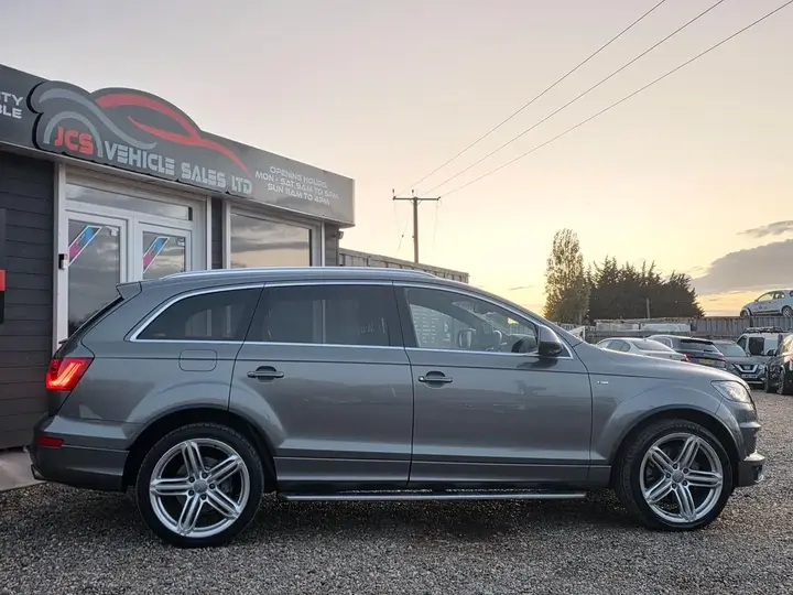 Audi Q7 2014 photo 4