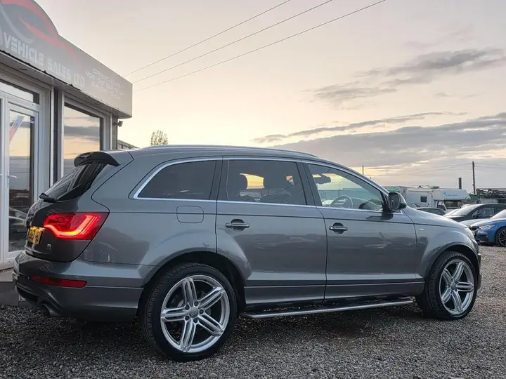 Audi Q7 2014 photo 5