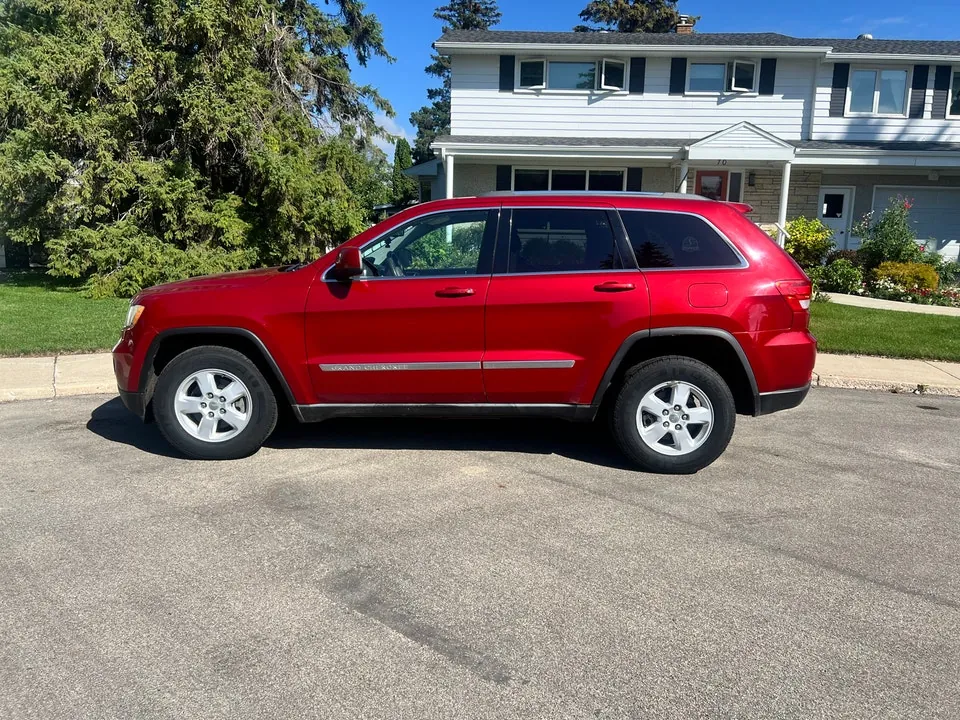 Jeep Grand Cherokee L 2011 photo 2