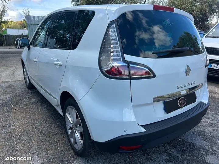 Renault Scenic 2012 photo 5