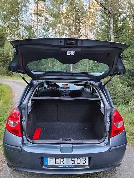 Renault Clio 2006 photo 2