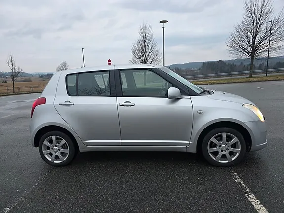Suzuki Swift 2006 photo 3