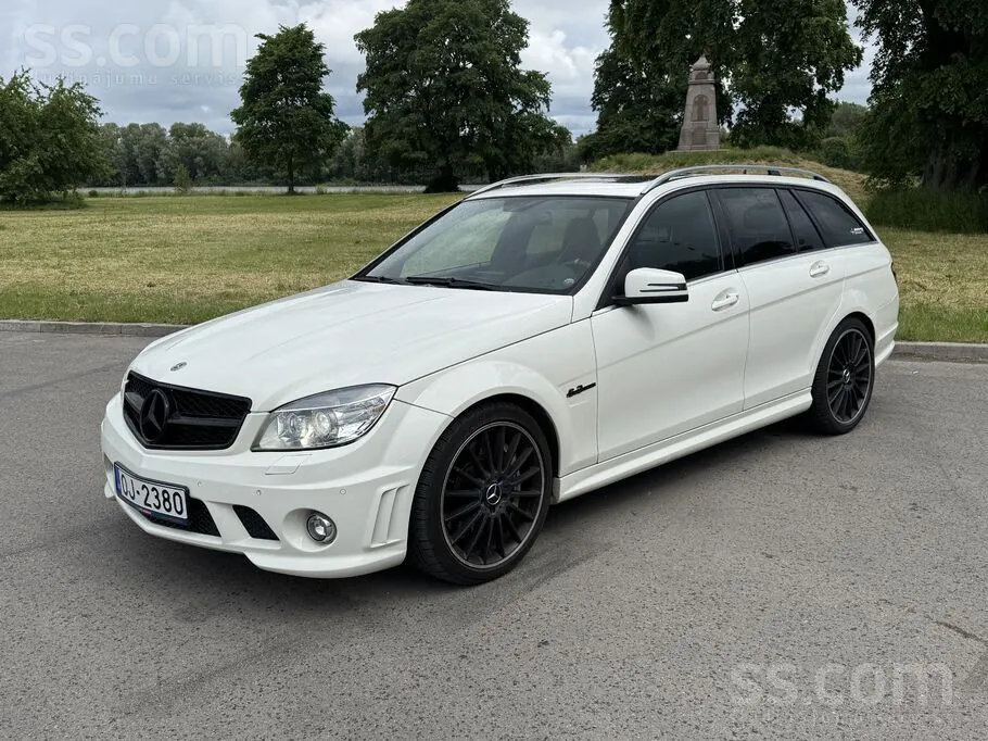 Mercedes-Benz C63 Amg