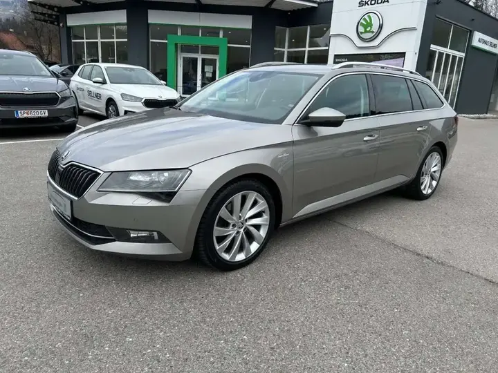 Skoda Superb 2018 photo 2