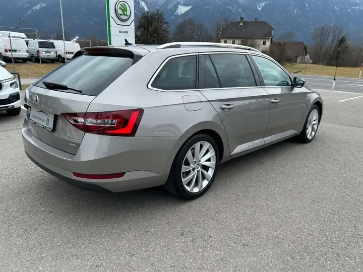 Skoda Superb 2018 photo 3