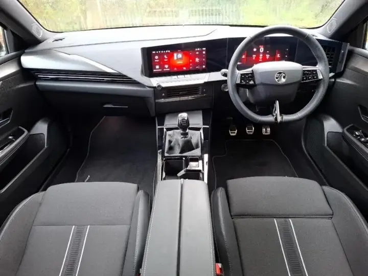 Vauxhall Astra 2023 photo 3