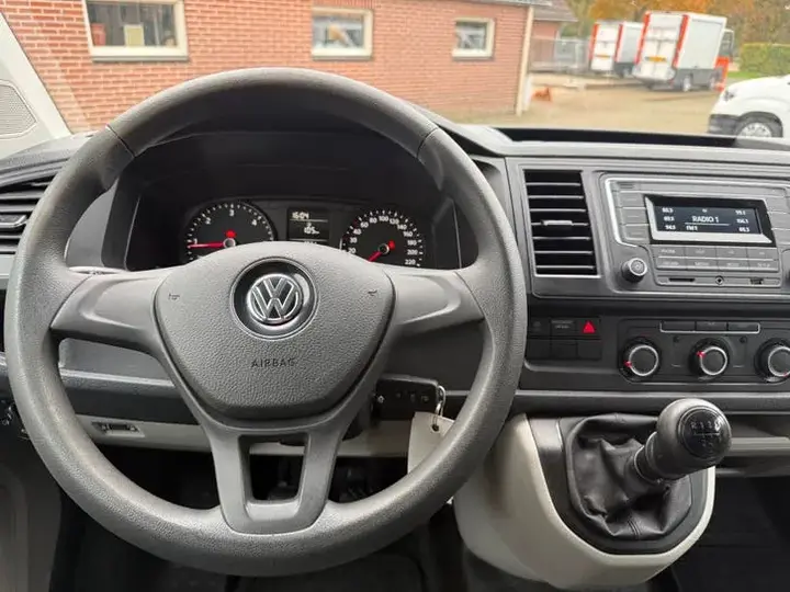 Volkswagen Transporter 2019 photo 3