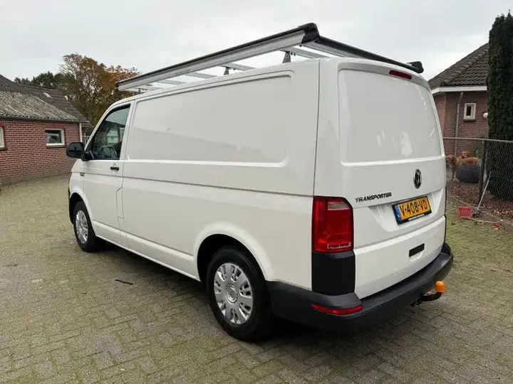 Volkswagen Transporter 2019 photo 2