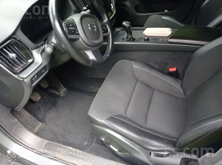 Volvo V60 2019 photo 5